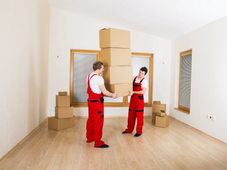 Edgware removals crew assisting with a quick property move